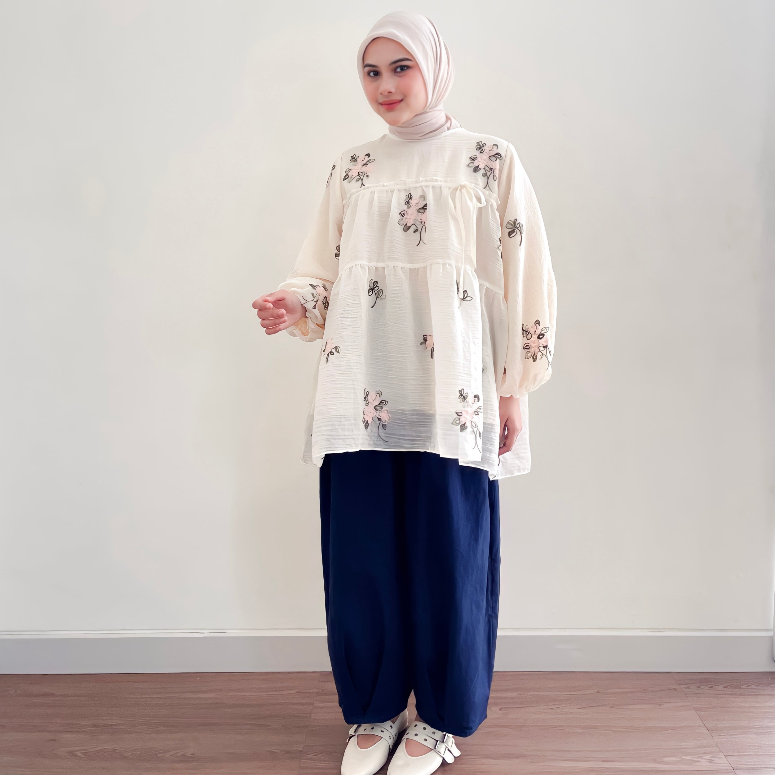 Image of Eclemix Top Eira | Atasan Wanita Blouse Embroidery Floral Lengan Balon | Baju Kondangan, Pesta dan Acara Formal