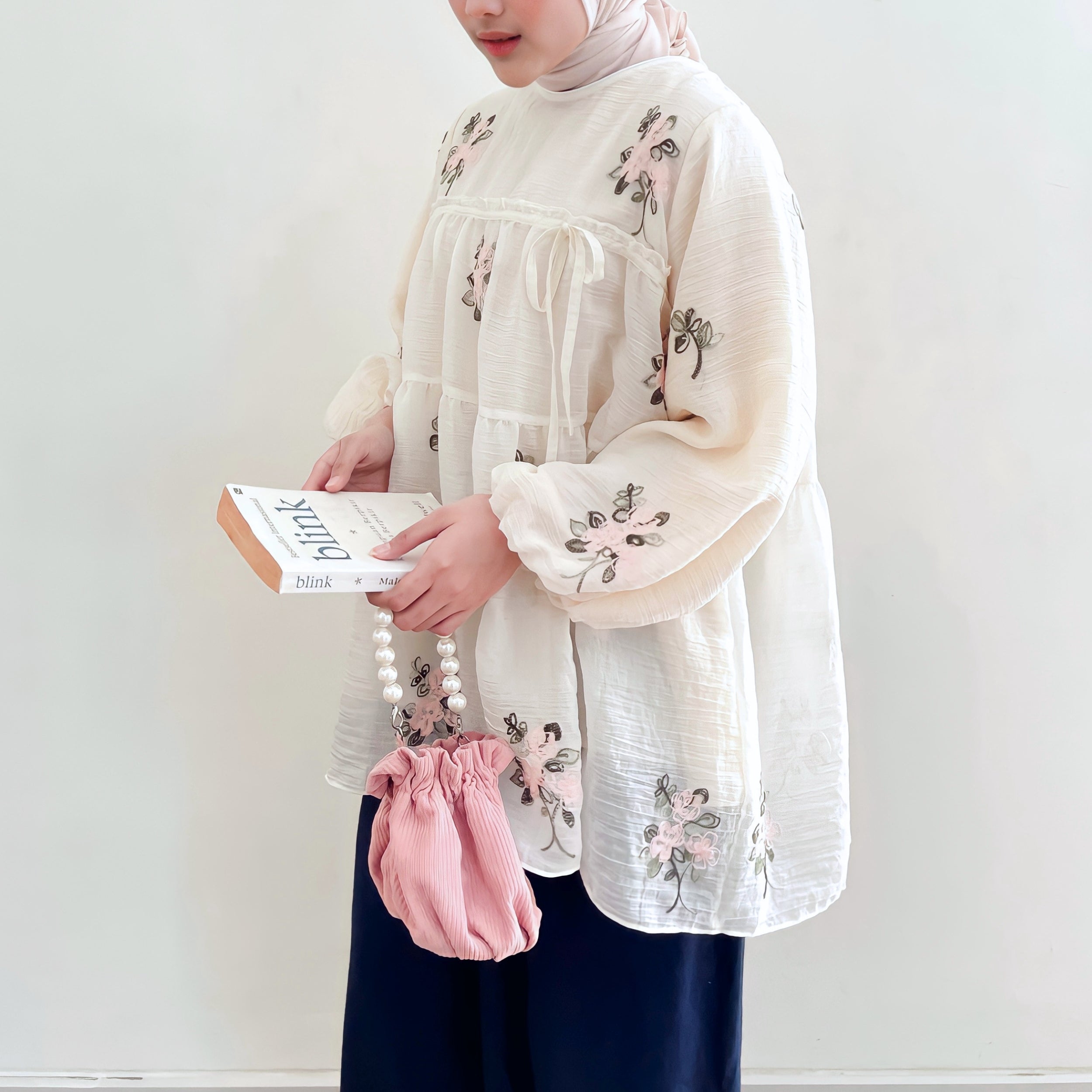 Image of Eclemix Top Eira | Atasan Wanita Blouse Embroidery Floral Lengan Balon | Baju Kondangan, Pesta dan Acara Formal