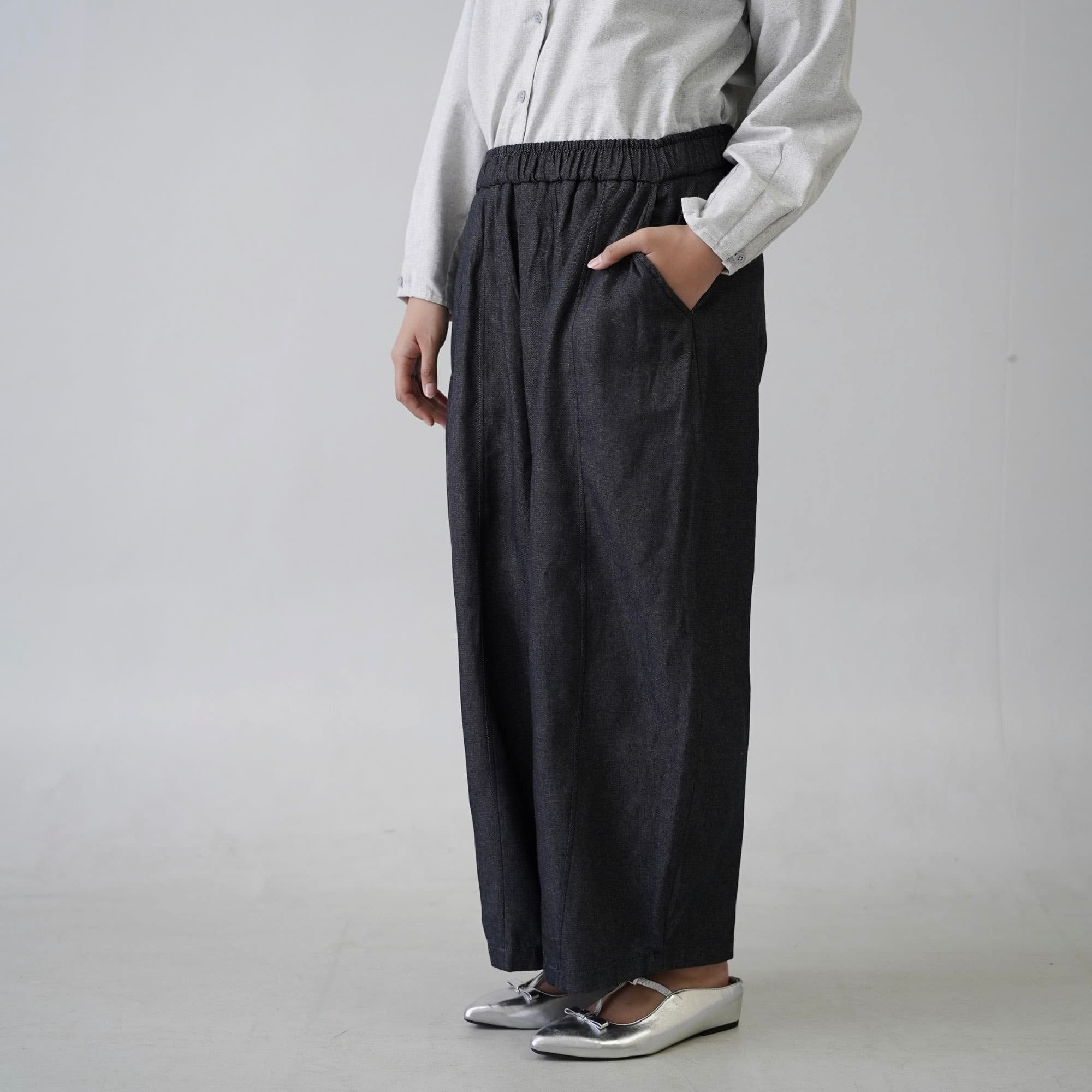 Image of Eclemix Rumi Pants celana panjang barrel wanita dipakai model
