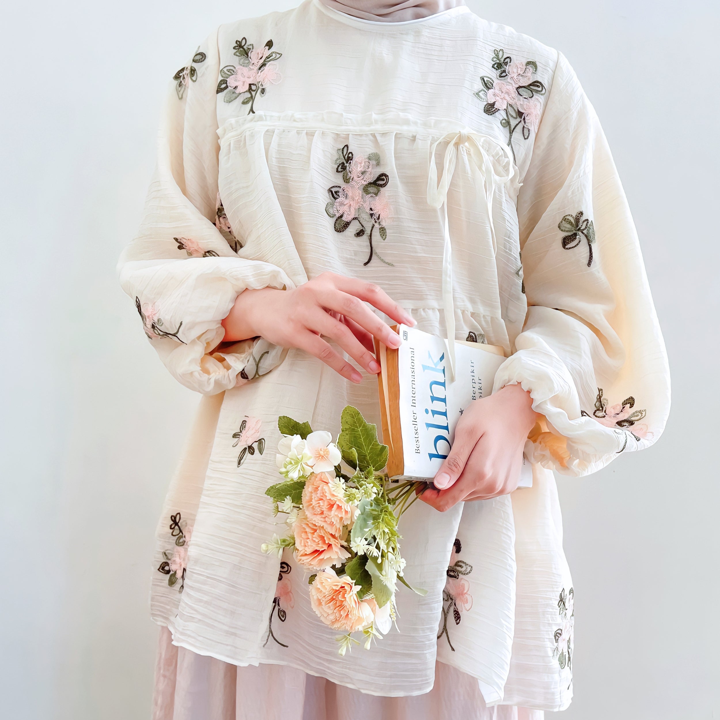 Image of Eclemix Top Eira | Atasan Wanita Blouse Embroidery Floral Lengan Balon | Baju Kondangan, Pesta dan Acara Formal