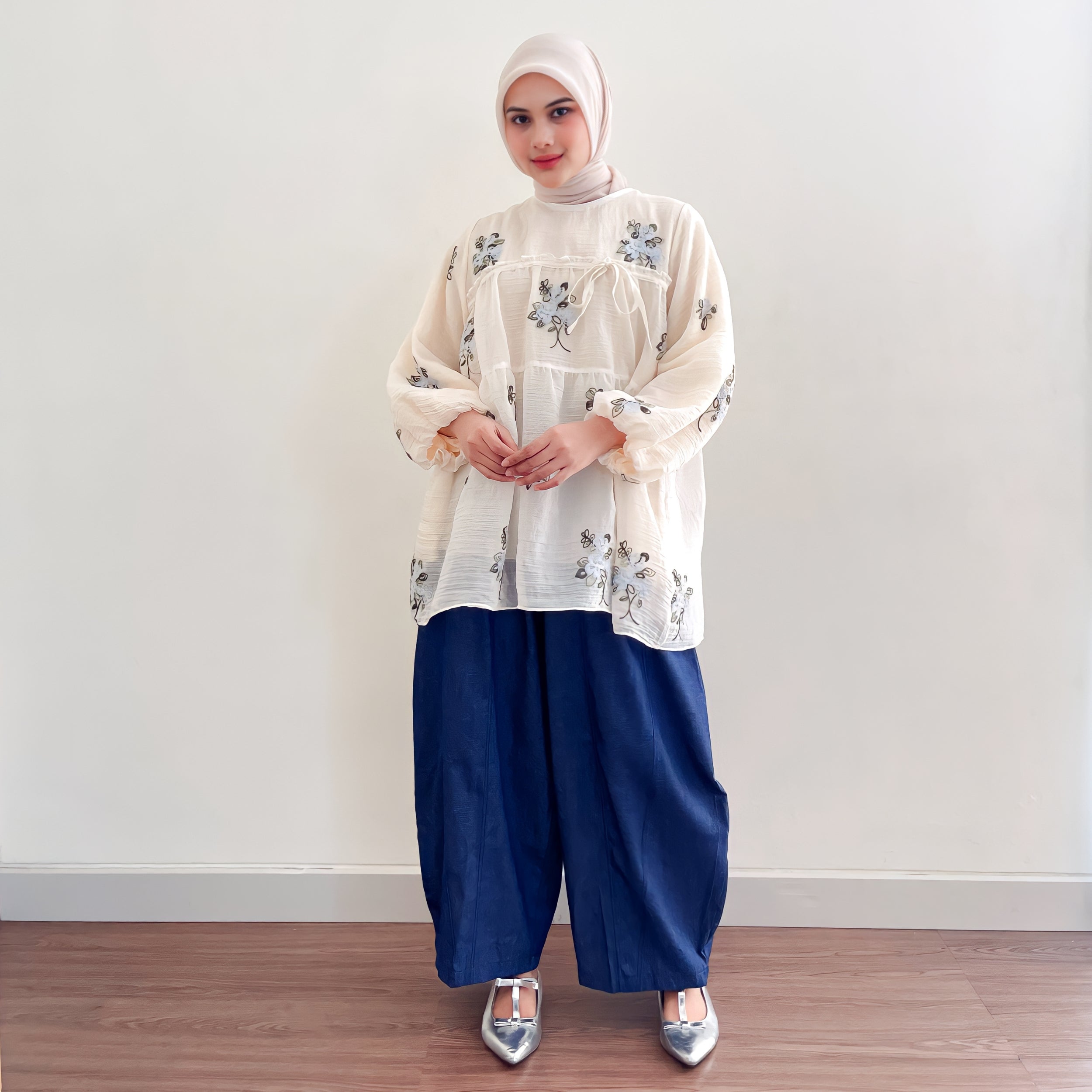 Image of Eclemix Top Eira | Atasan Wanita Blouse Embroidery Floral Lengan Balon | Baju Kondangan, Pesta dan Acara Formal