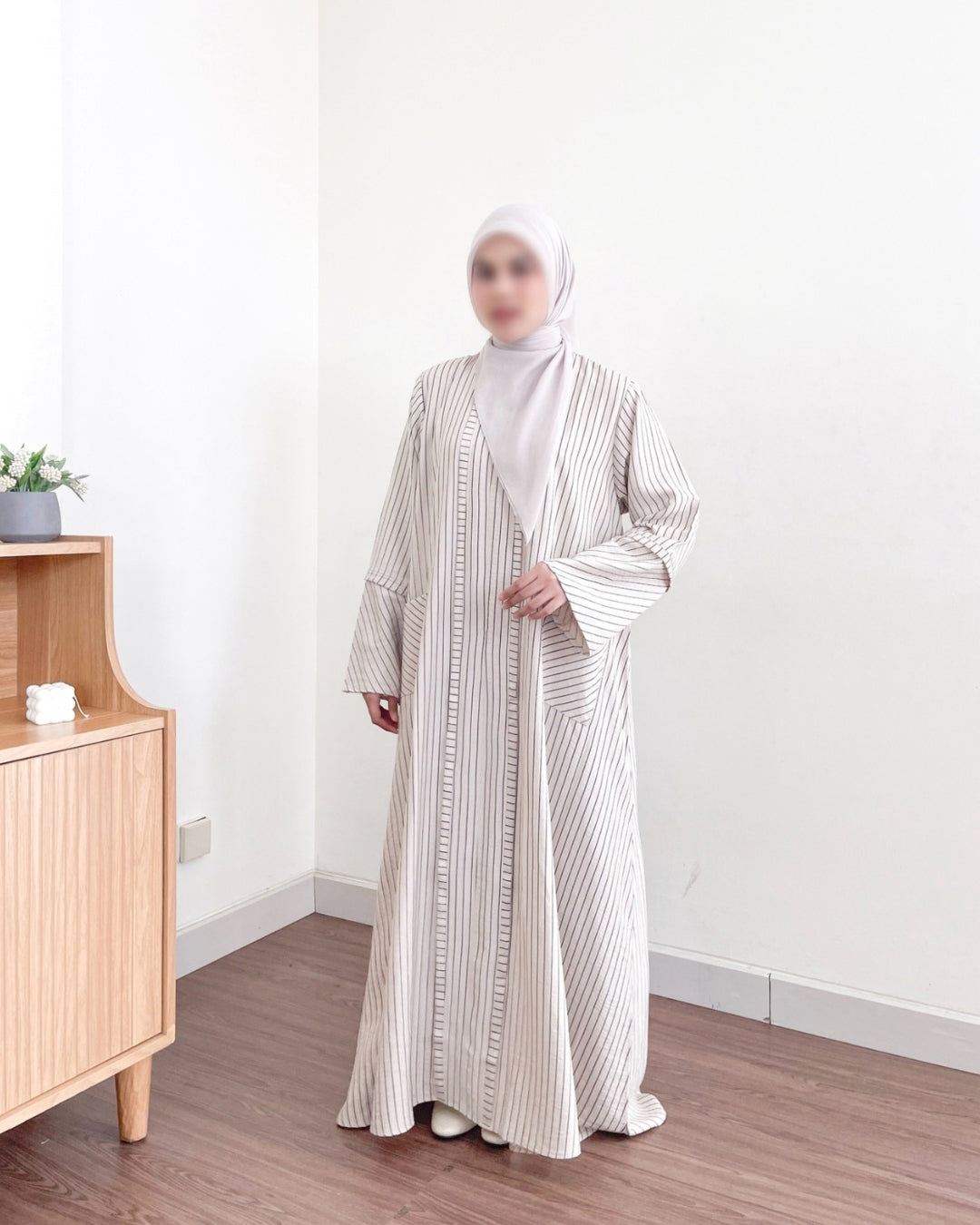 Image of Eclemix - Eshaluna Sora Striped Basic Abaya