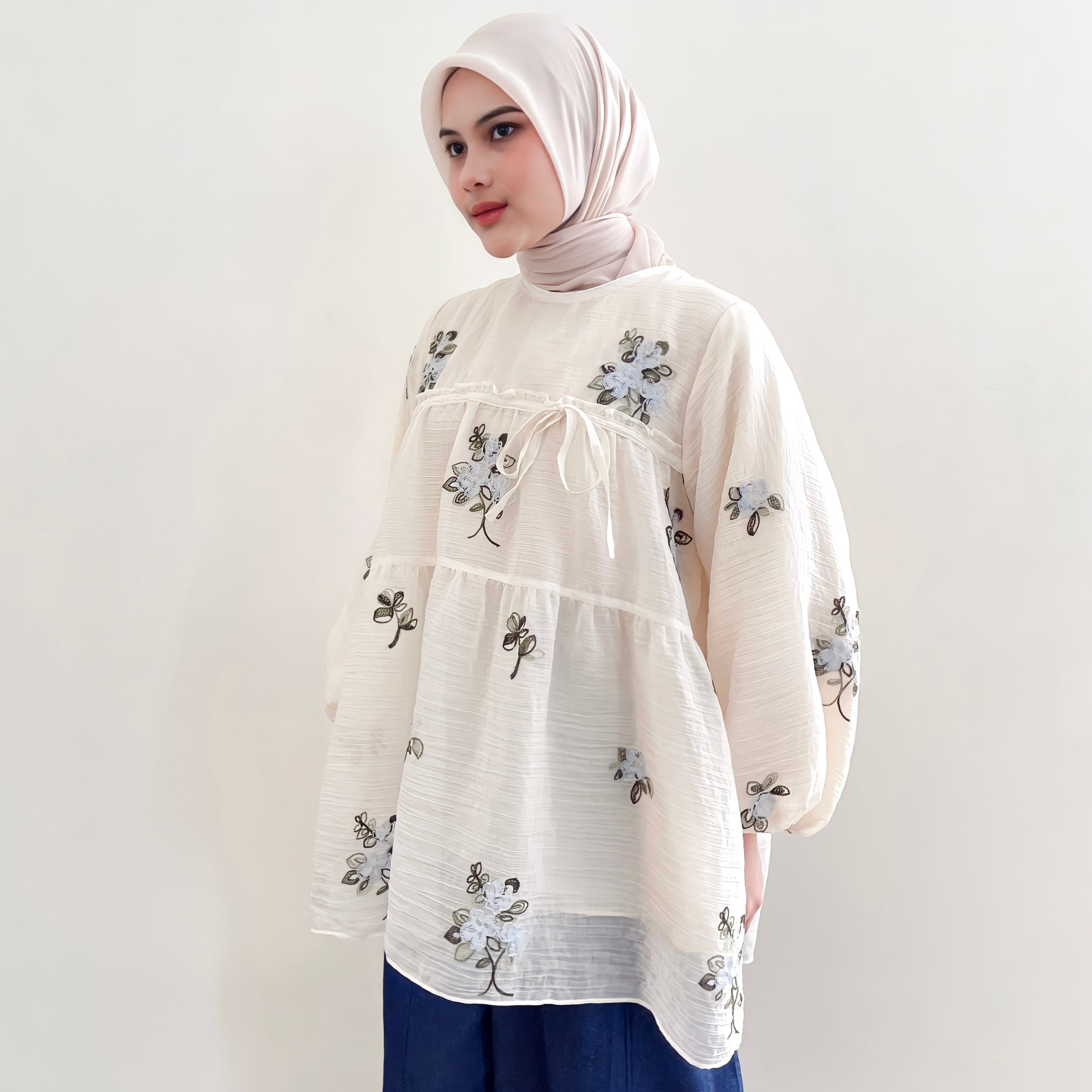 Image of Eclemix Top Eira | Atasan Wanita Blouse Embroidery Floral Lengan Balon | Baju Kondangan, Pesta dan Acara Formal