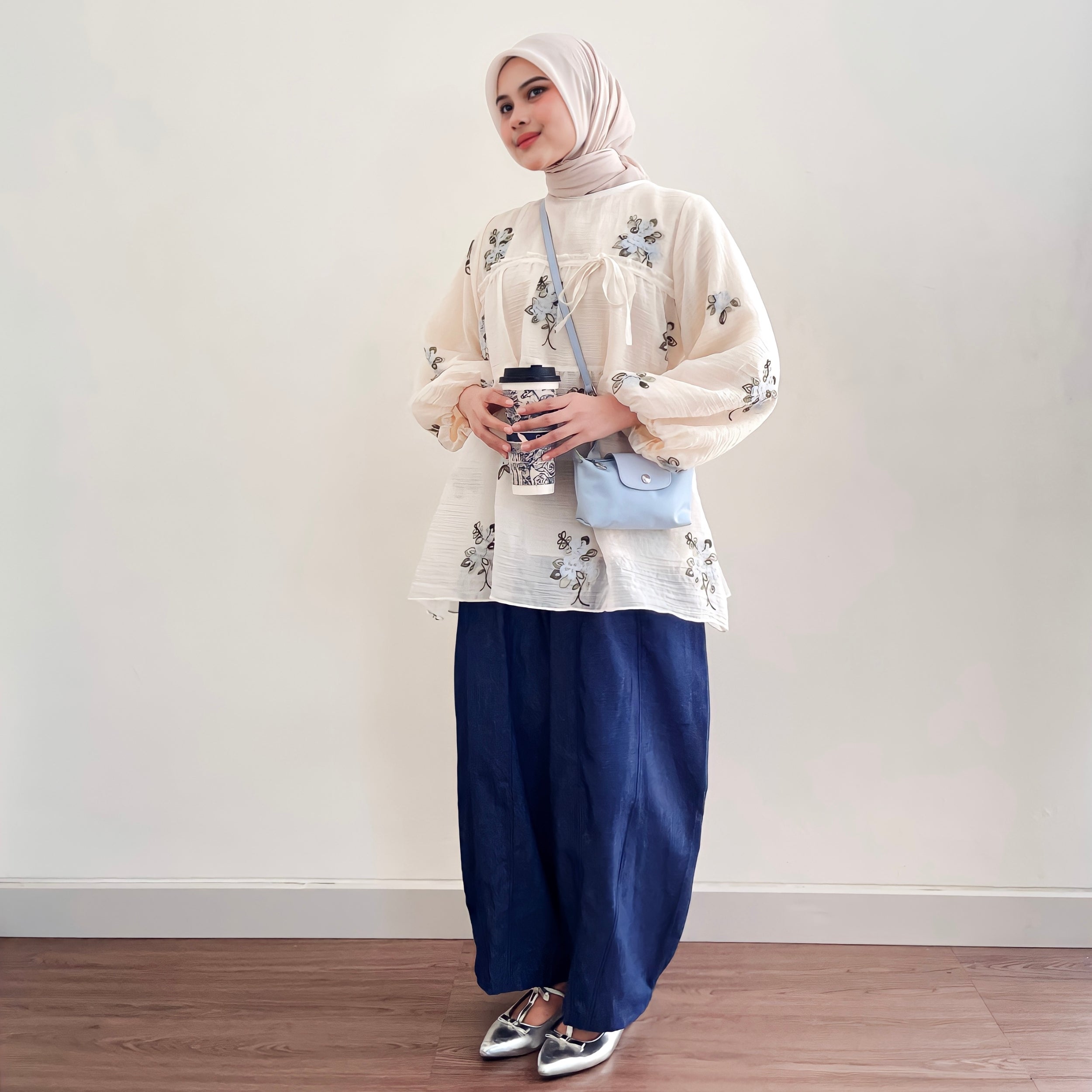 Image of Eclemix Top Eira | Atasan Wanita Blouse Embroidery Floral Lengan Balon | Baju Kondangan, Pesta dan Acara Formal