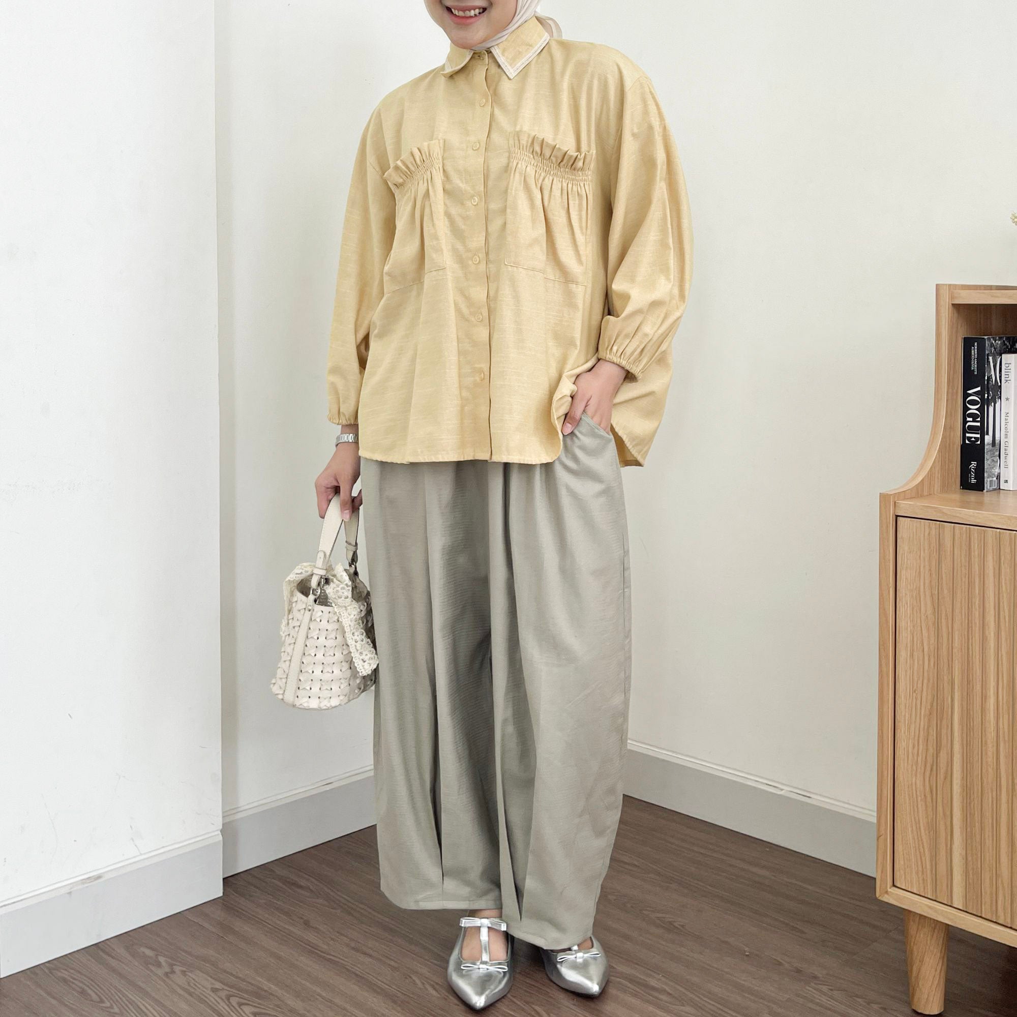 Image of Eclemix Pants Tala celana panjang wanita loose tampak belakang