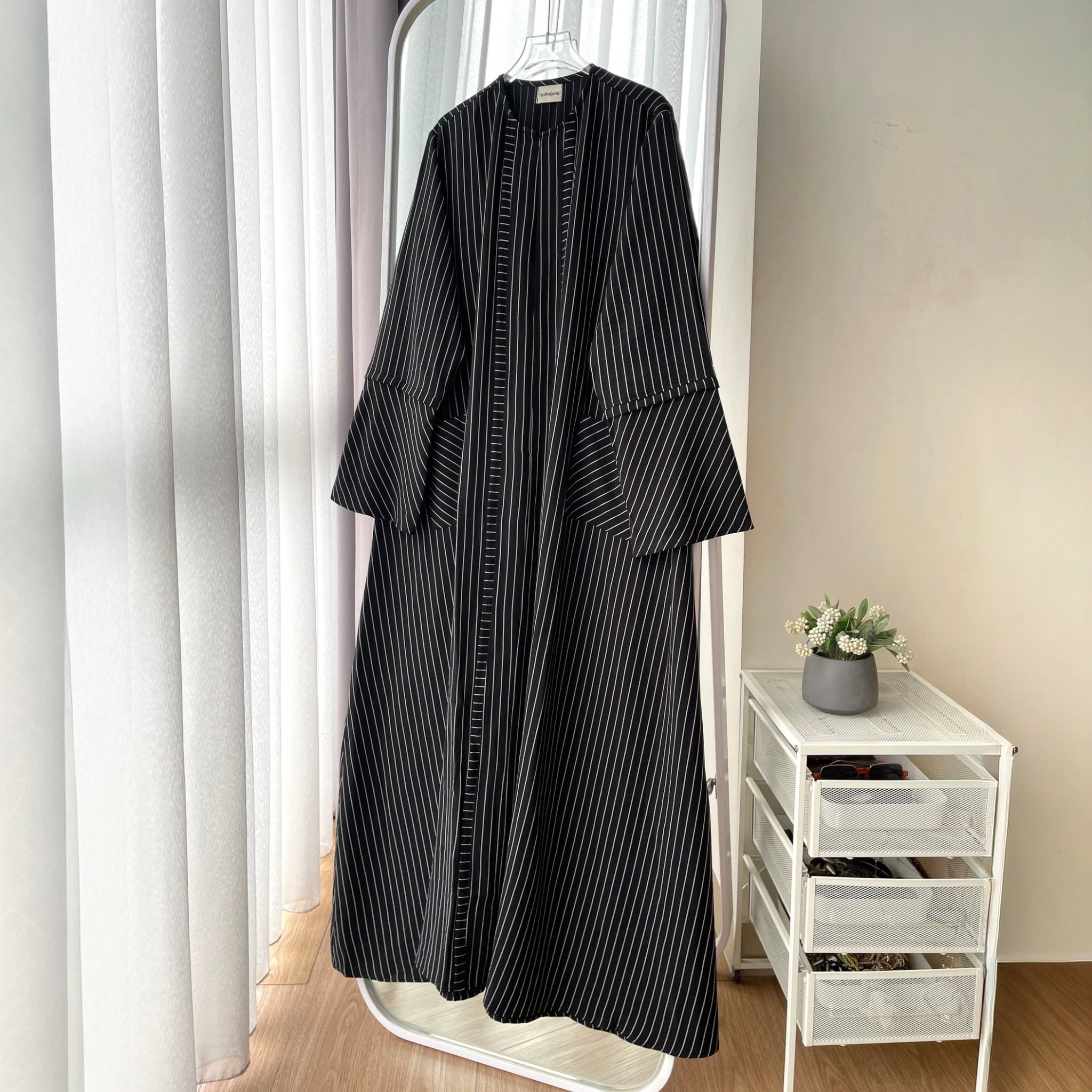 Image of Eclemix - Eshaluna Sora Striped Basic Abaya