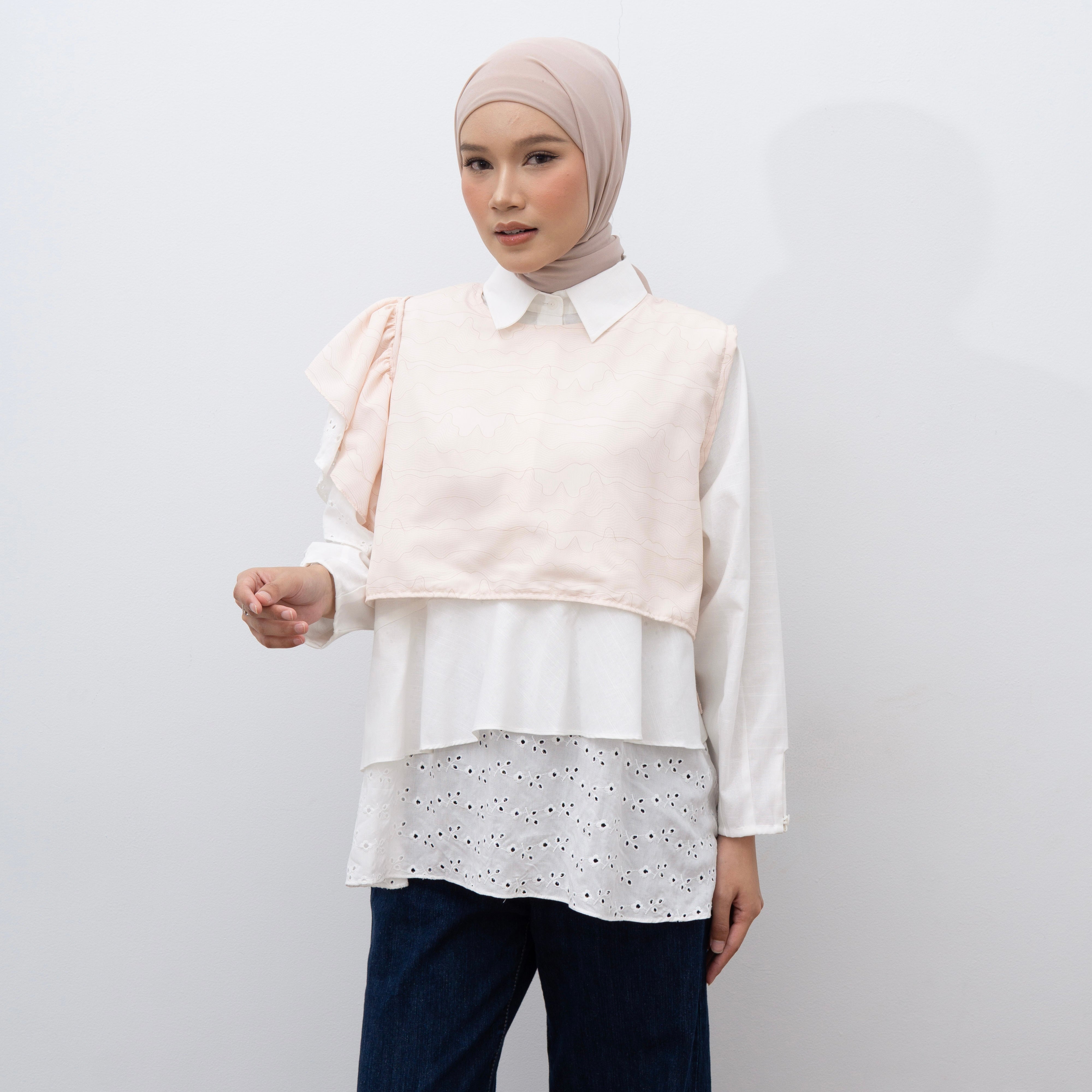 Image of Eclemix Outer Latte | Vest Wanita Ruffle Tanpa Lengan