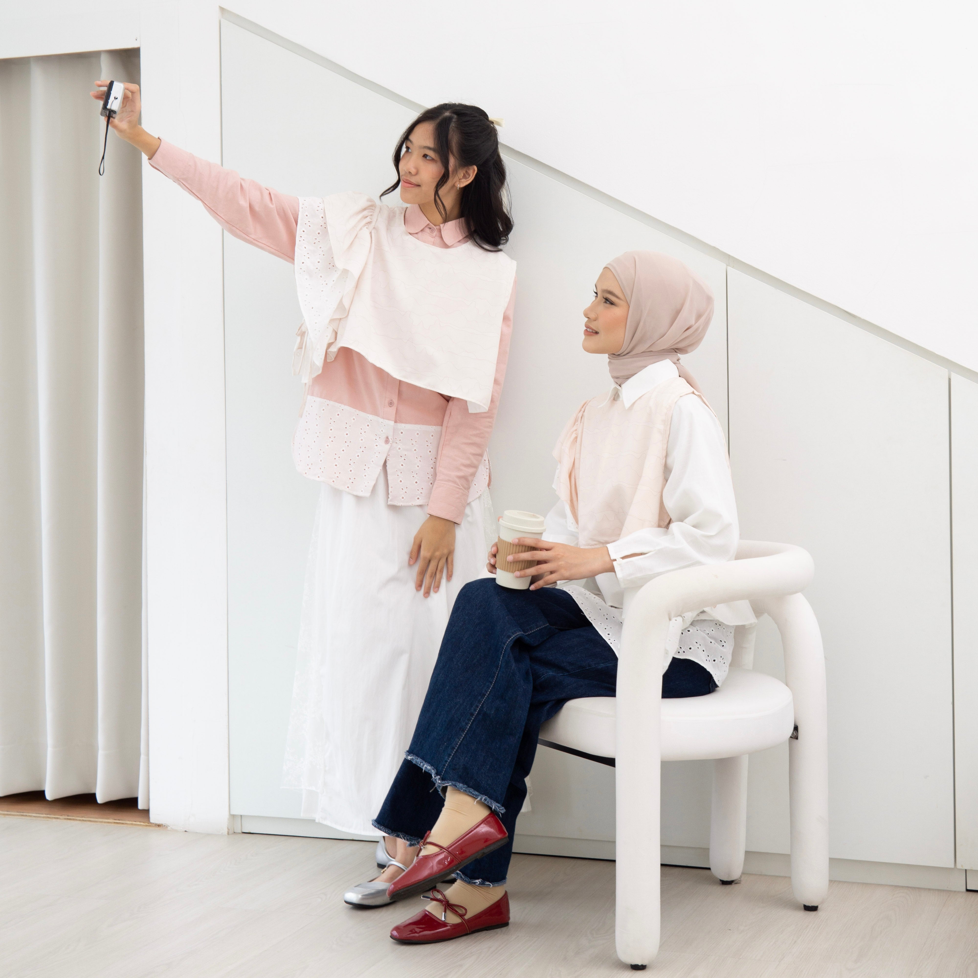 Image of Eclemix Outer Latte | Vest Wanita Ruffle Tanpa Lengan