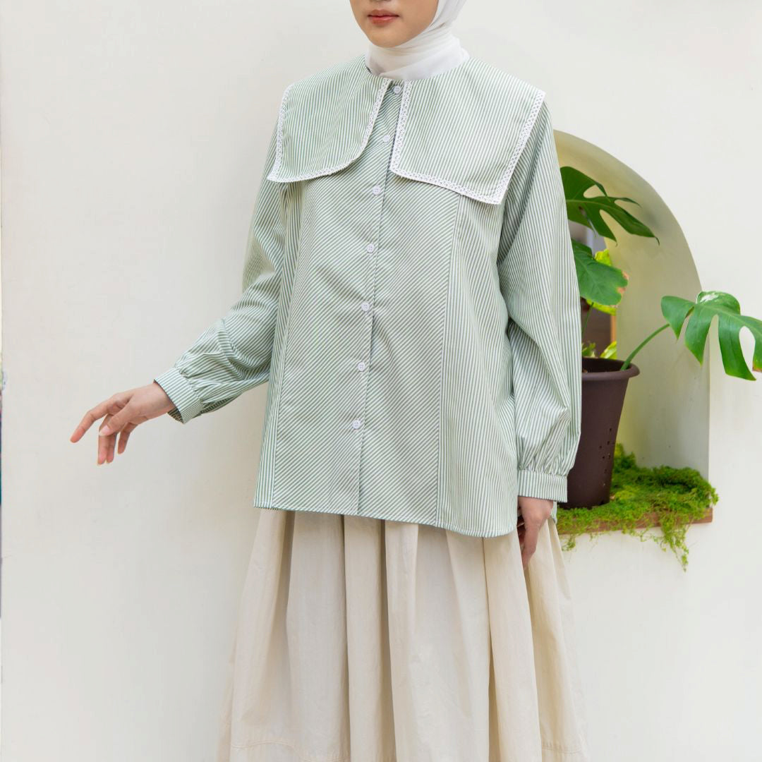 Image of Eclemix Top Jona atasan wanita blouse kerah lebar motif stripe detail bahan