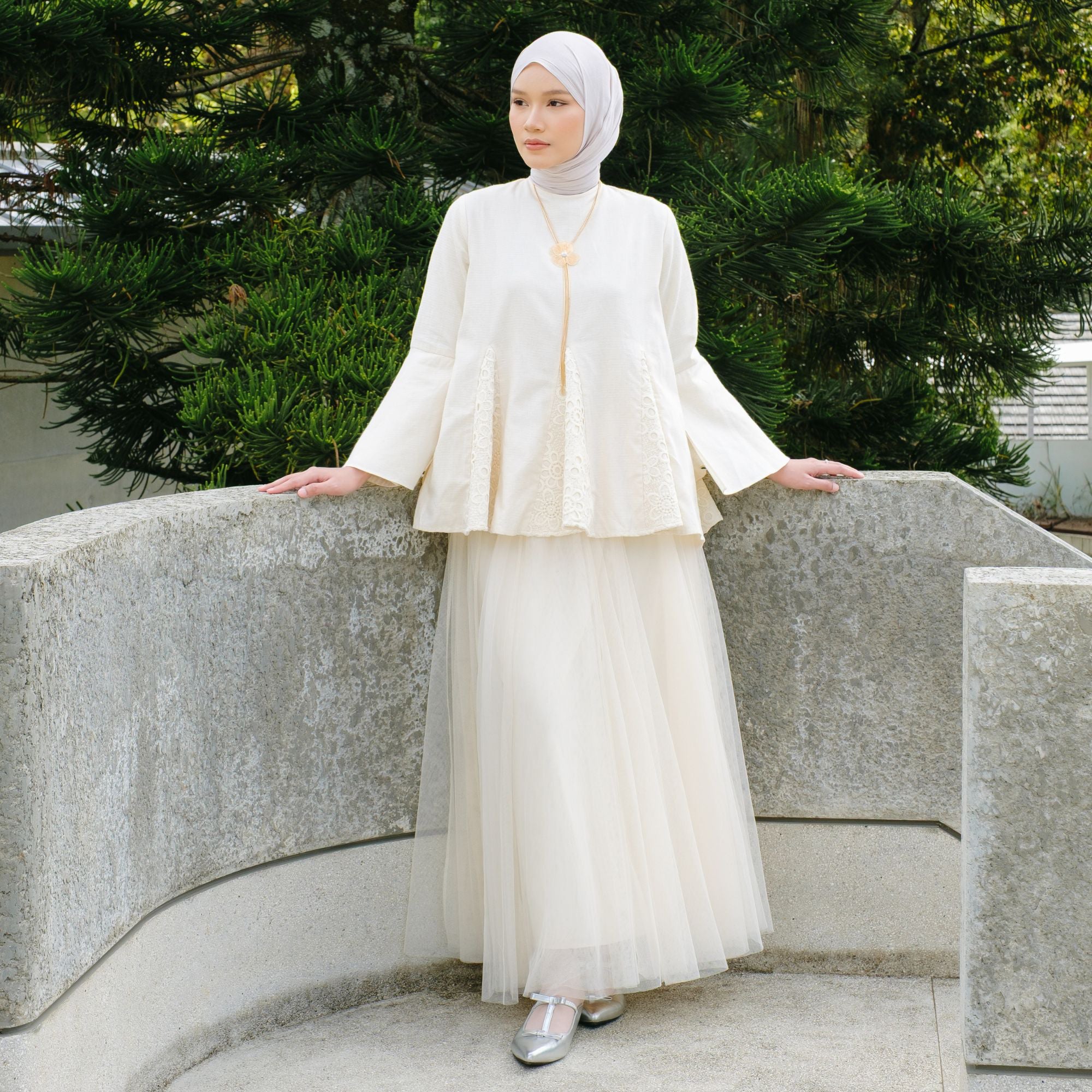 Image of Eclemix Blouse Wanita Lace | Top Calma | Atasan Elegant Flare Sleeve