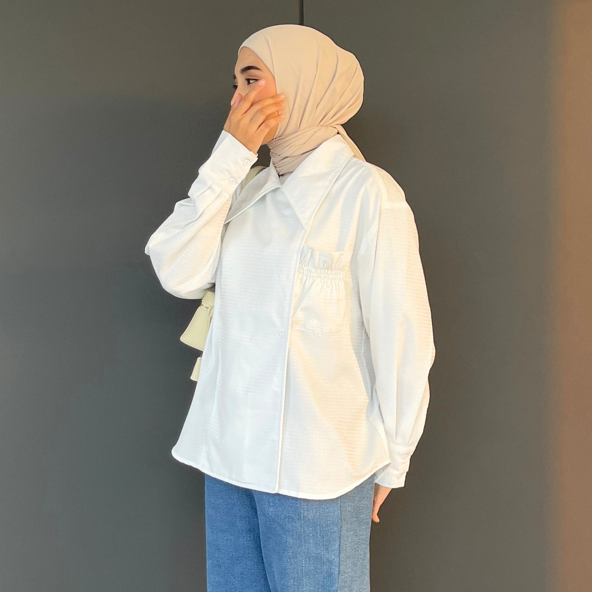 Image of Eclemix Top Volumi | Oversized Cotton Blazer Shirt with Smocked Pocket | Kemeja Wanita Saku Kerut