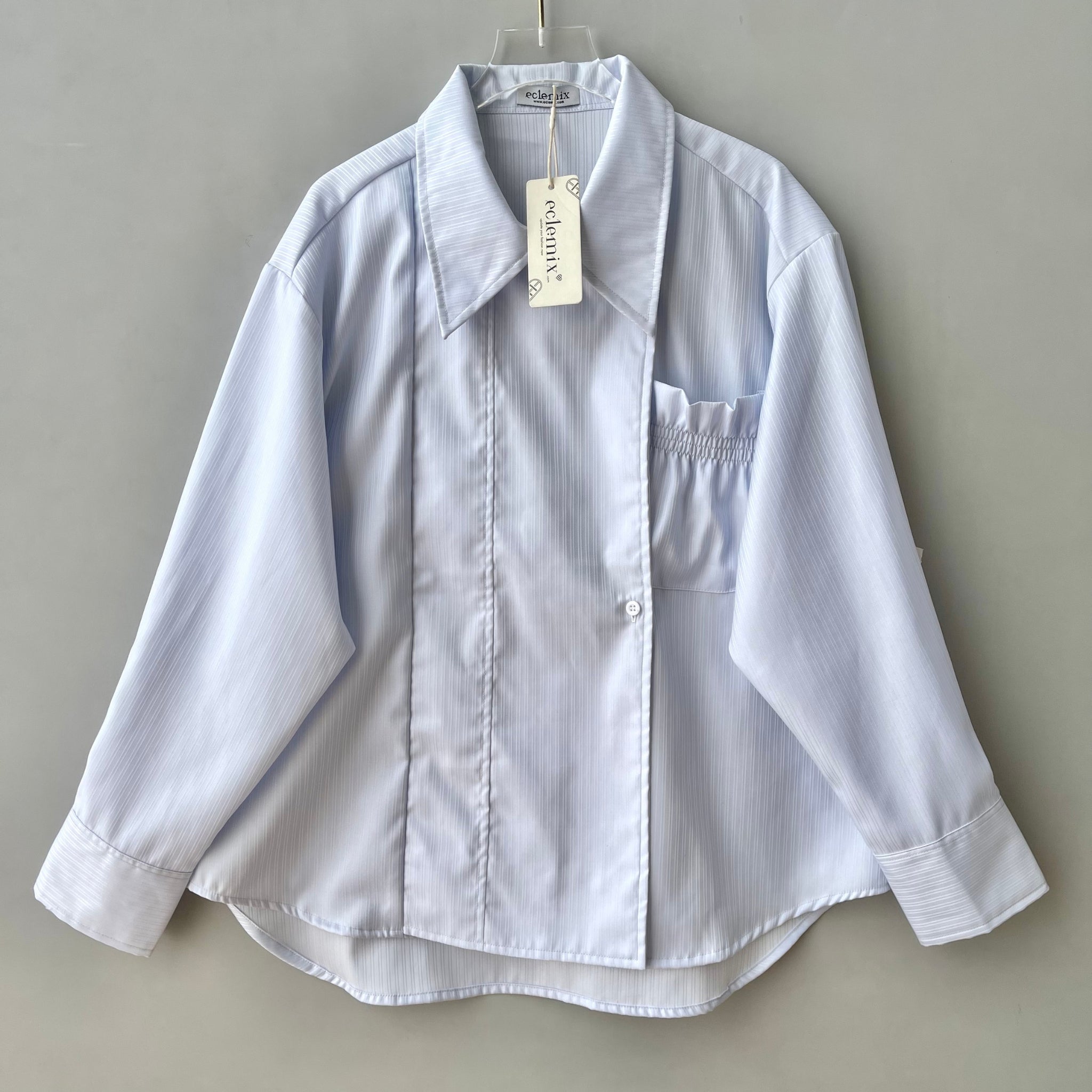 Image of Eclemix Top Volumi | Oversized Cotton Blazer Shirt with Smocked Pocket | Kemeja Wanita Saku Kerut