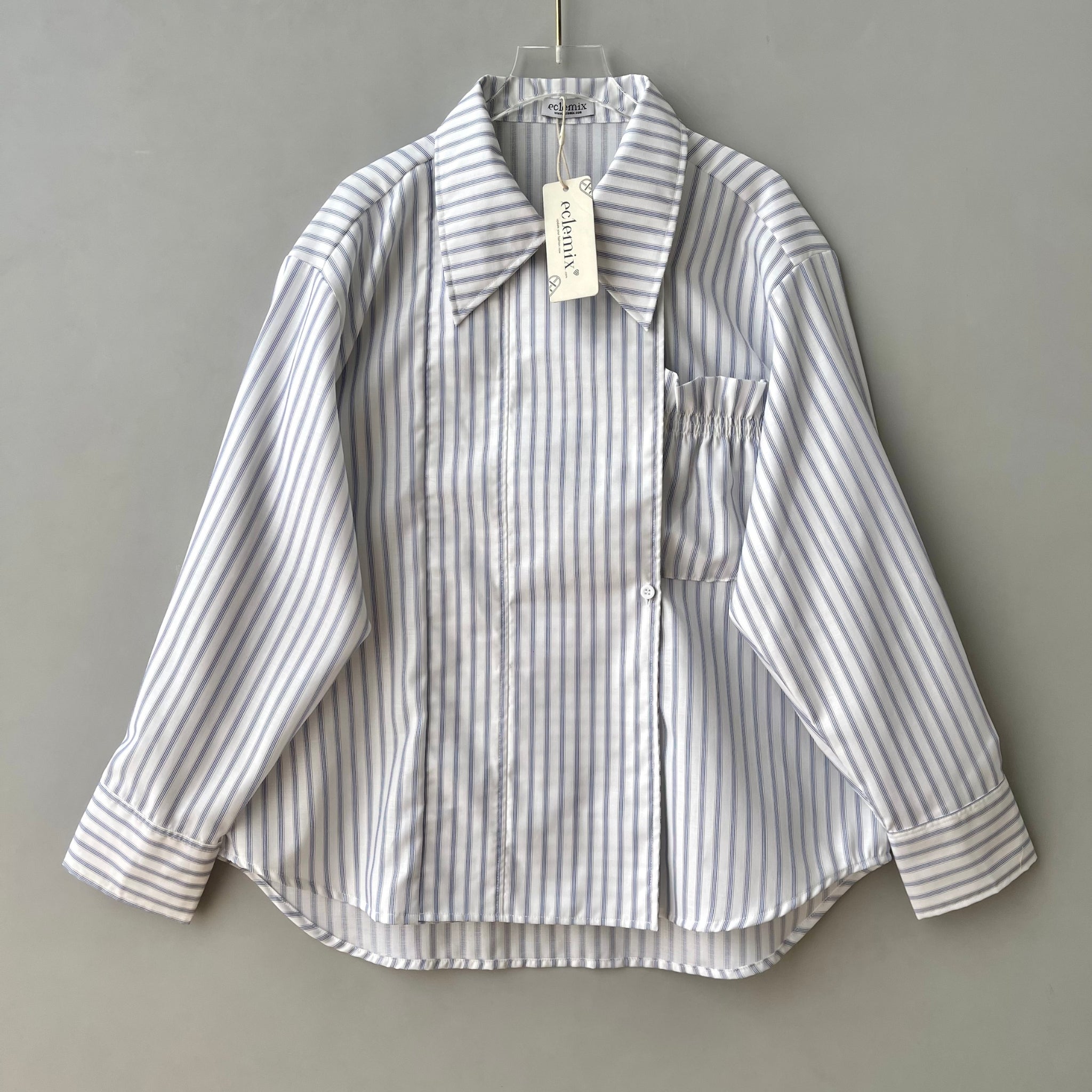 Image of Eclemix Top Volumi | Oversized Cotton Blazer Shirt with Smocked Pocket | Kemeja Wanita Saku Kerut