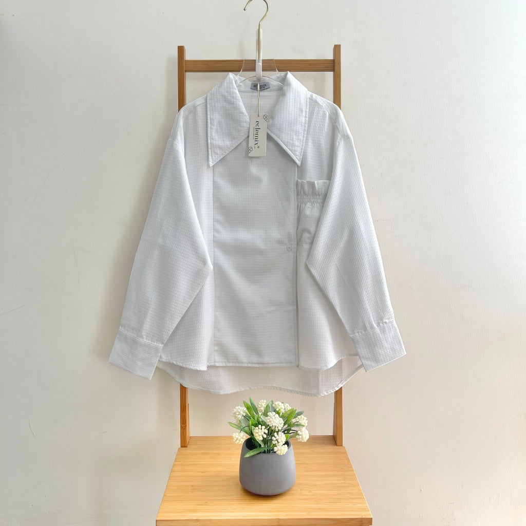 Image of Eclemix Top Volumi | Oversized Cotton Blazer Shirt with Smocked Pocket | Kemeja Wanita Saku Kerut