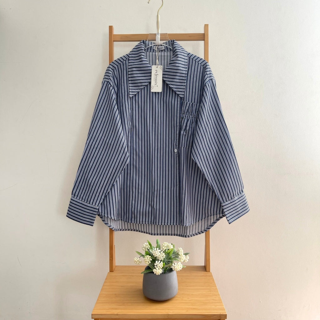 Image of Eclemix Top Volumi | Oversized Cotton Blazer Shirt with Smocked Pocket | Kemeja Wanita Saku Kerut