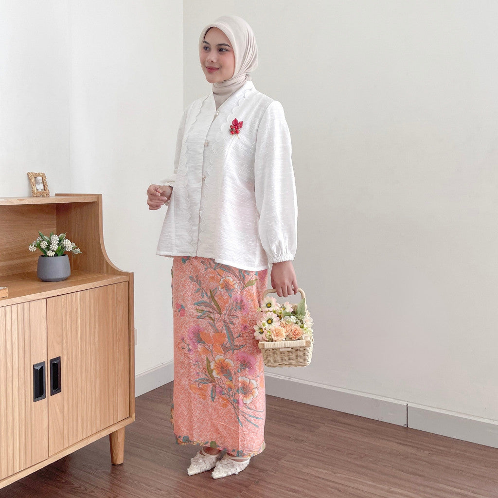 Image of Eclemix Top Arunika |Atasan Wanita Blouse Scallop Embroidery | Kebaya Modern