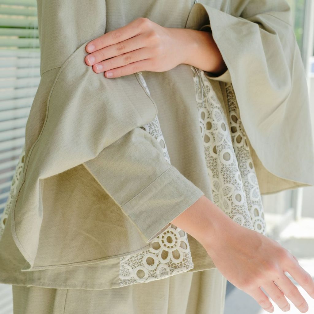 Image of Eclemix Blouse Wanita Lace | Top Calma | Atasan Elegant Flare Sleeve