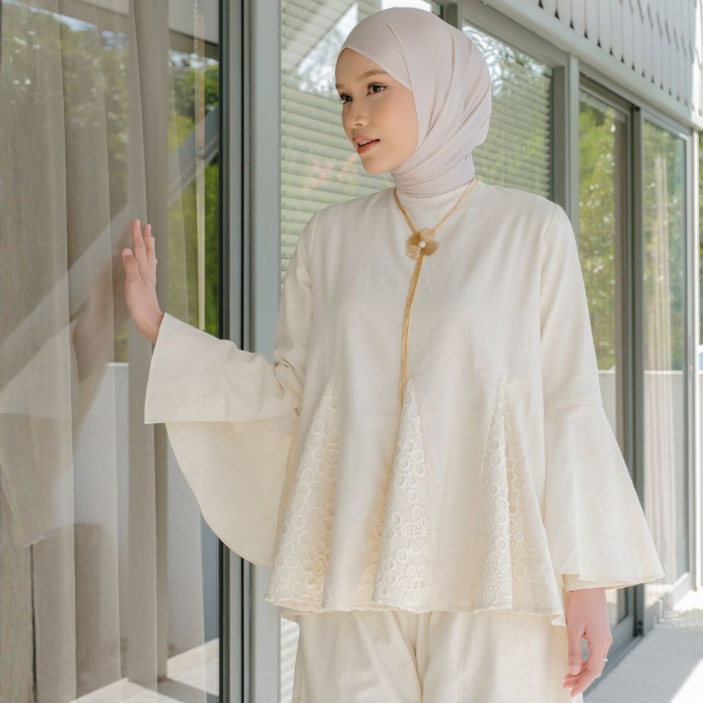 Image of Eclemix Blouse Wanita Lace | Top Calma | Atasan Elegant Flare Sleeve
