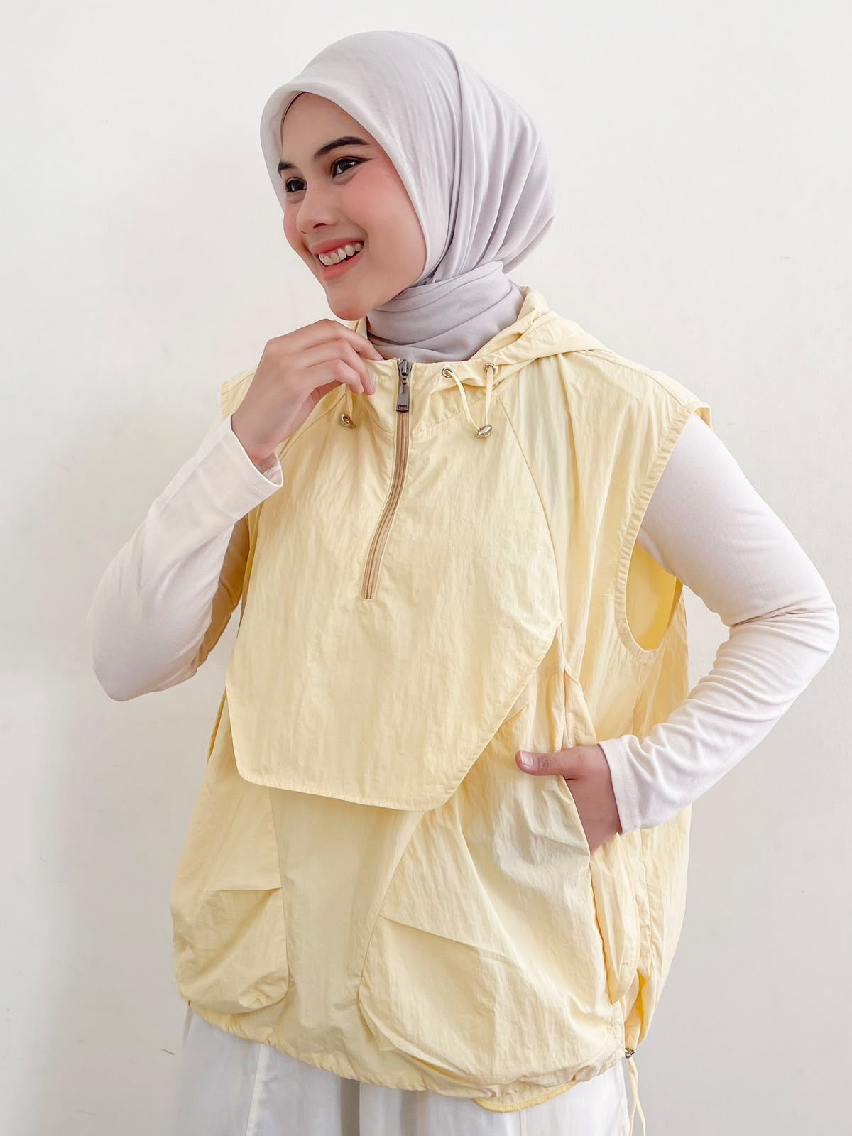 Image of Eclemix Mora Vest - Jacket Sport Wanita Tanpa Lengan