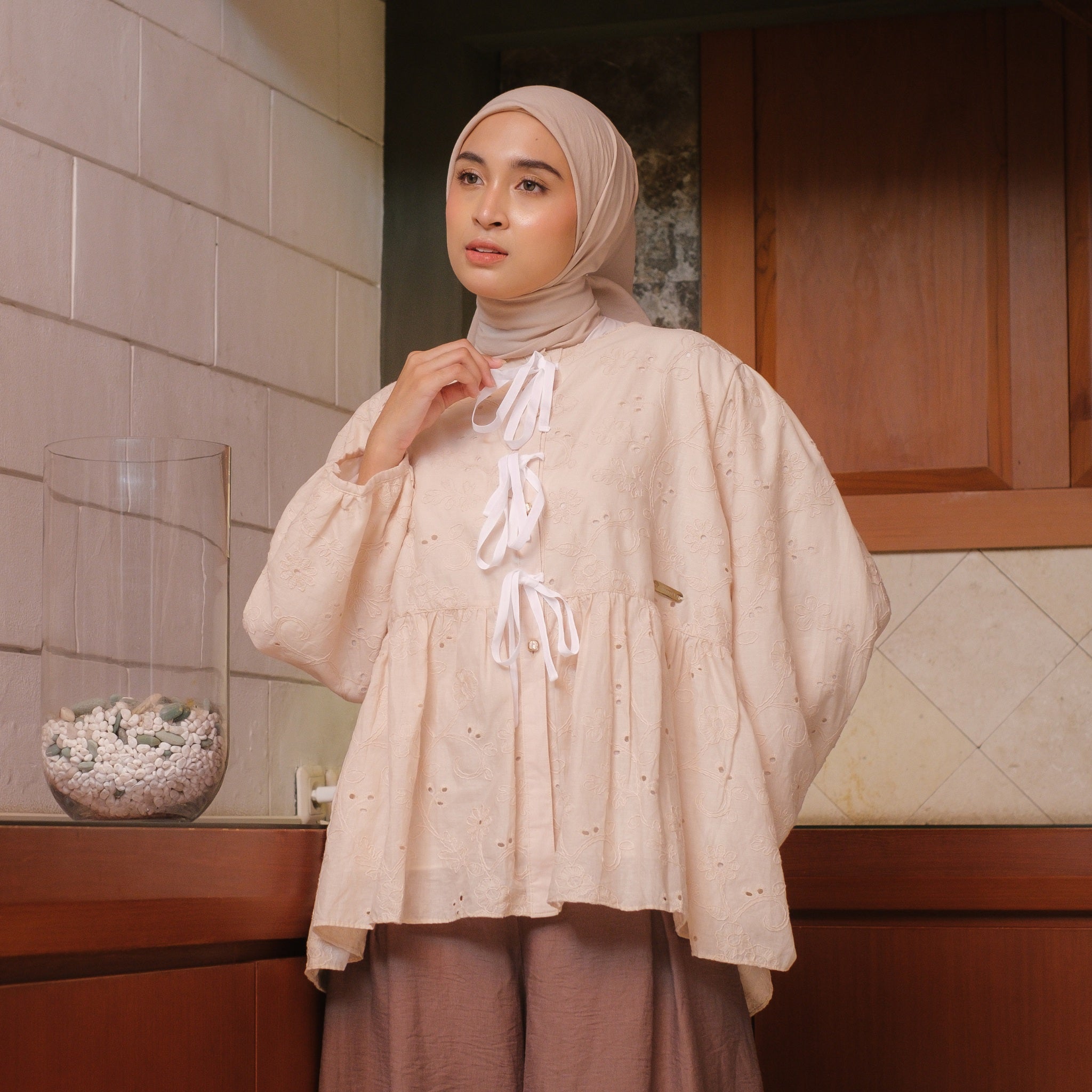 Eclemix Top Omari | Atasan Wanita Kancing Depan Bowtie Pita