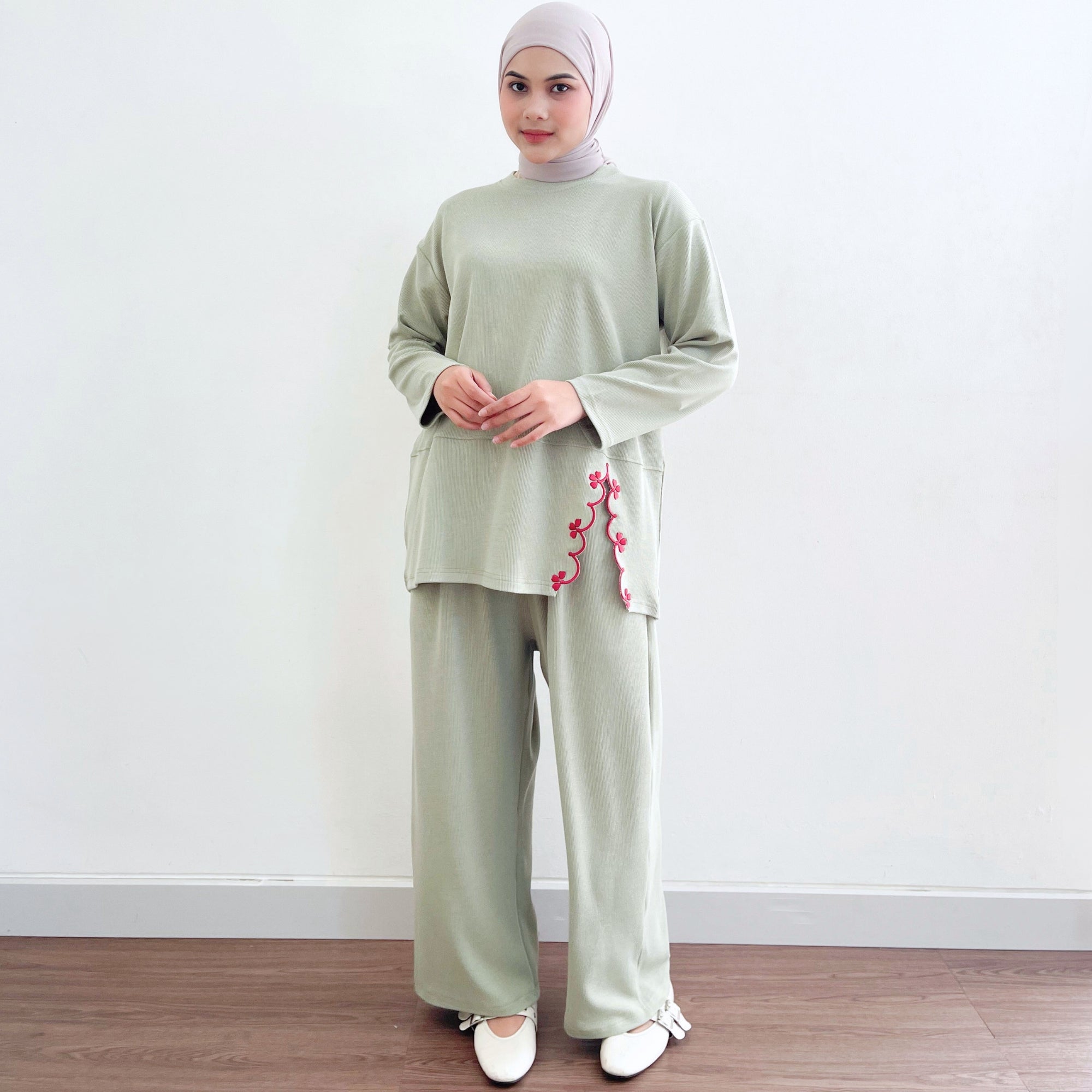Image of Eclemix Top Orari |  Atasan Wanita Lengan Panjang Oversize Bordir Floral Casual Chic
