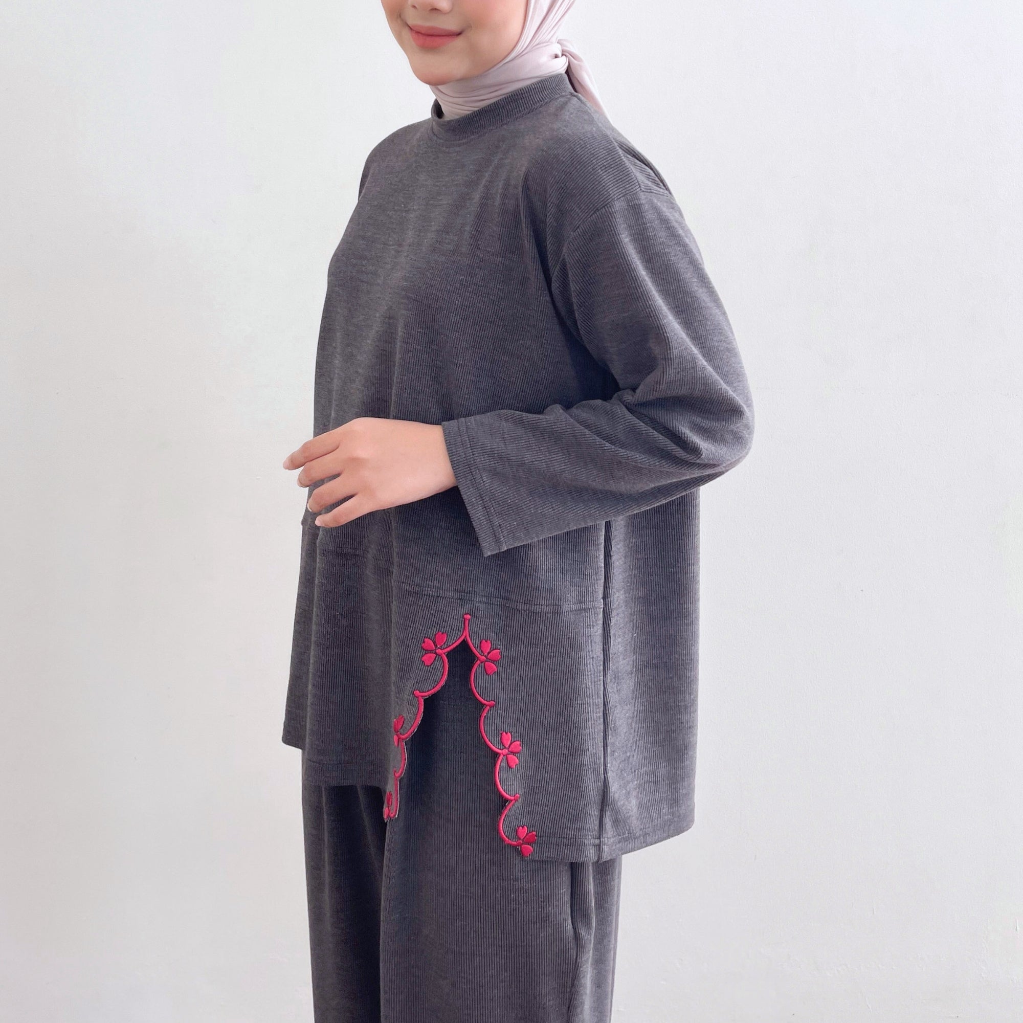 Image of Eclemix Top Orari |  Atasan Wanita Lengan Panjang Oversize Bordir Floral Casual Chic