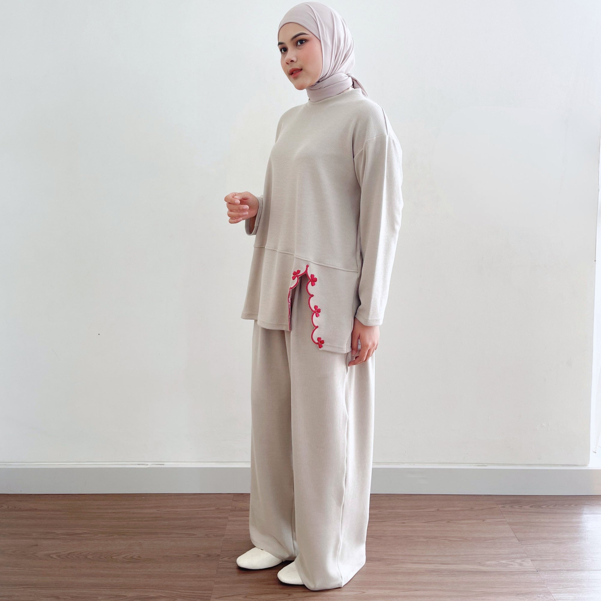 Image of Eclemix Top Orari |  Atasan Wanita Lengan Panjang Oversize Bordir Floral Casual Chic