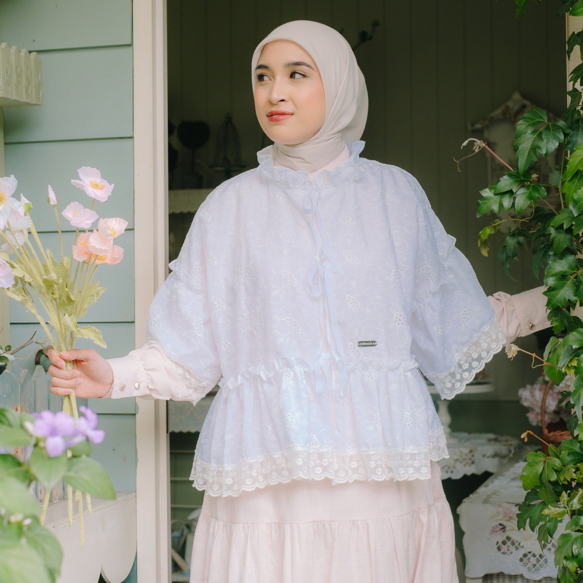 Image of Eclemix Outer Seira | Outer Wanita Tali Depan Bowtie Pita