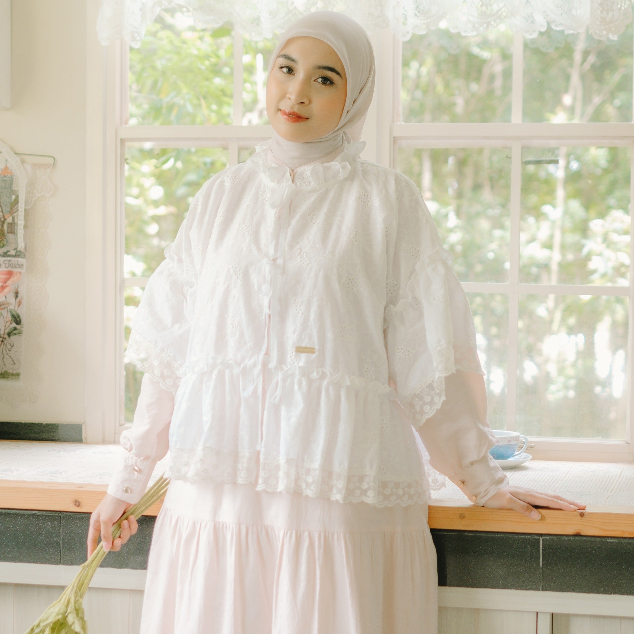 Image of Eclemix Outer Seira | Outer Wanita Tali Depan Bowtie Pita